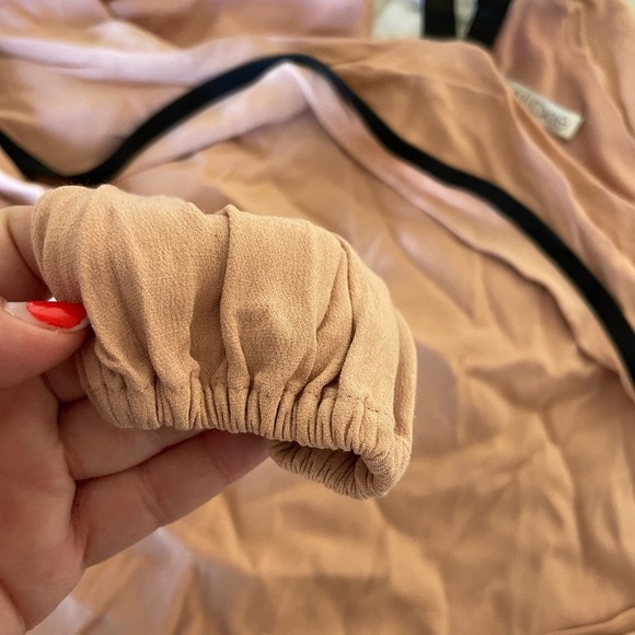 Alexis Malia pink ruffle cold shoulder top - Picture 8 of 13